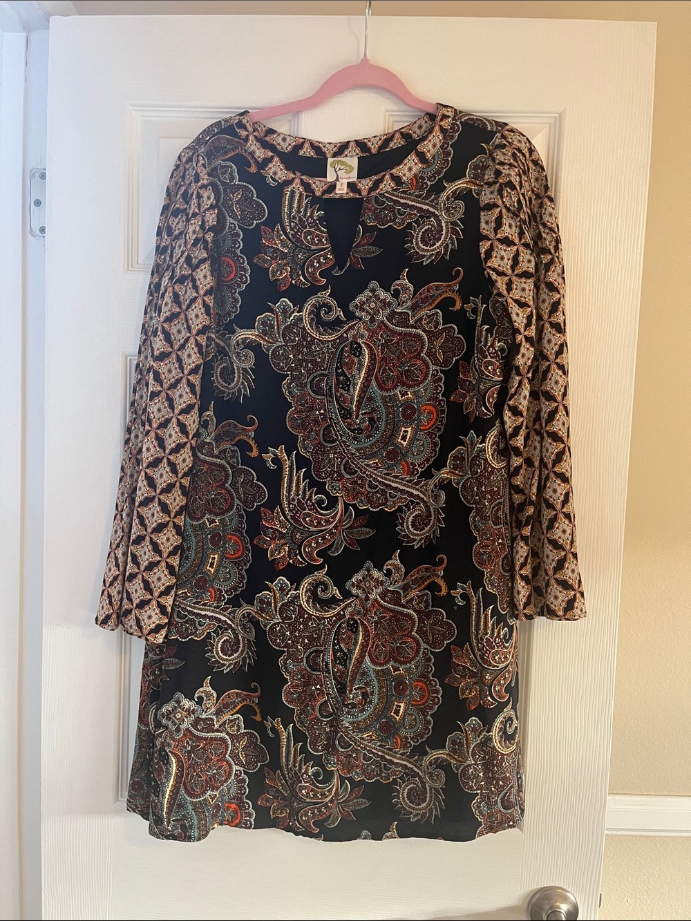 fig and flower Black Paisley Long Sleeve Tunic Dress